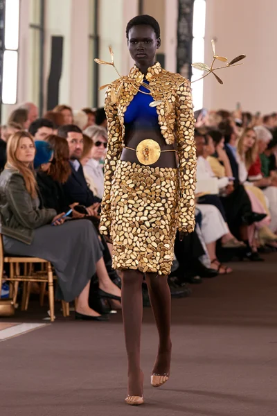 Look 23